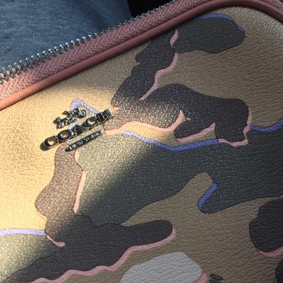 New Coach purse - Picture 2 of 5